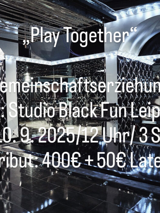 play-together-im-dominastudio-leipzig-–-black-fun-latex-dreams