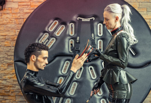 domina-natascha-nox️-in-koeln